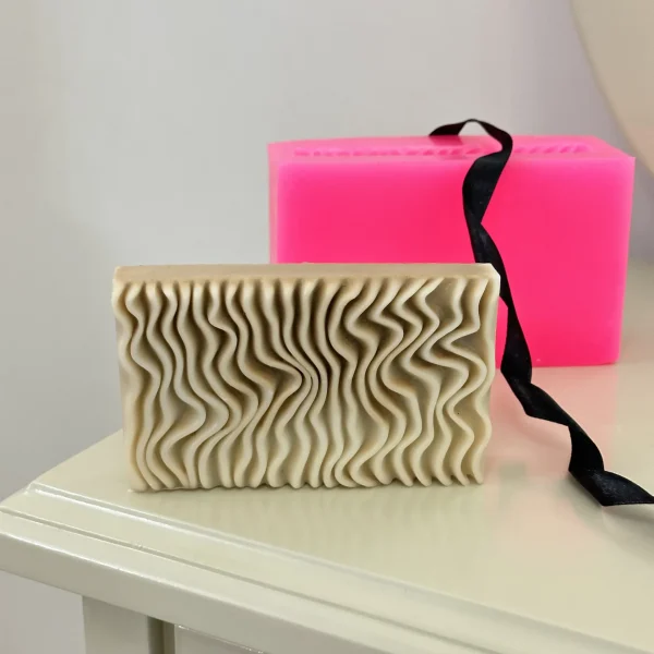 قالب دیوار موج