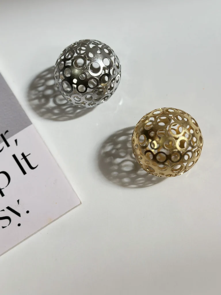 گوی فلزی تزیینی