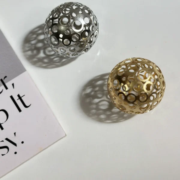 گوی فلزی تزیینی