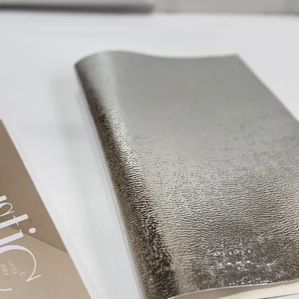 چرم خطی نقره ای